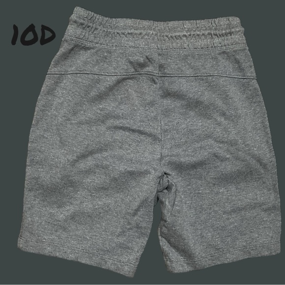 Gap fit draw string shorts - Picture 13 of 14